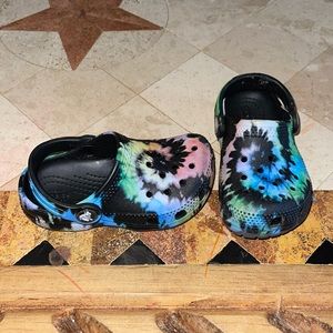 Size 7C Crocs